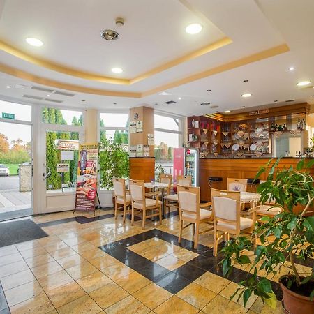Wellness Hotel-M - Hajdúszoboszló Екстериор снимка